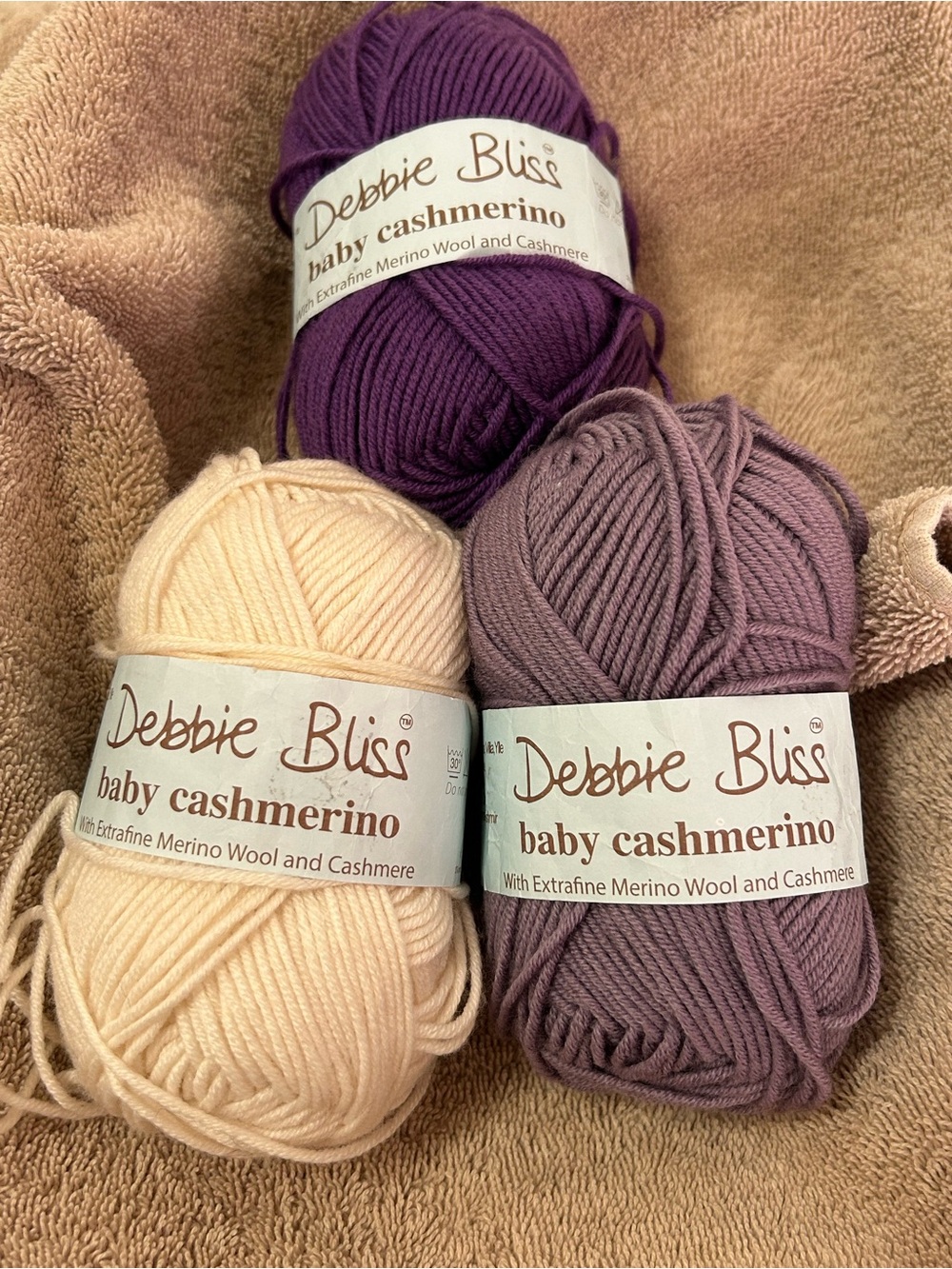 Debbie Bliss Baby Cashmerino yarn